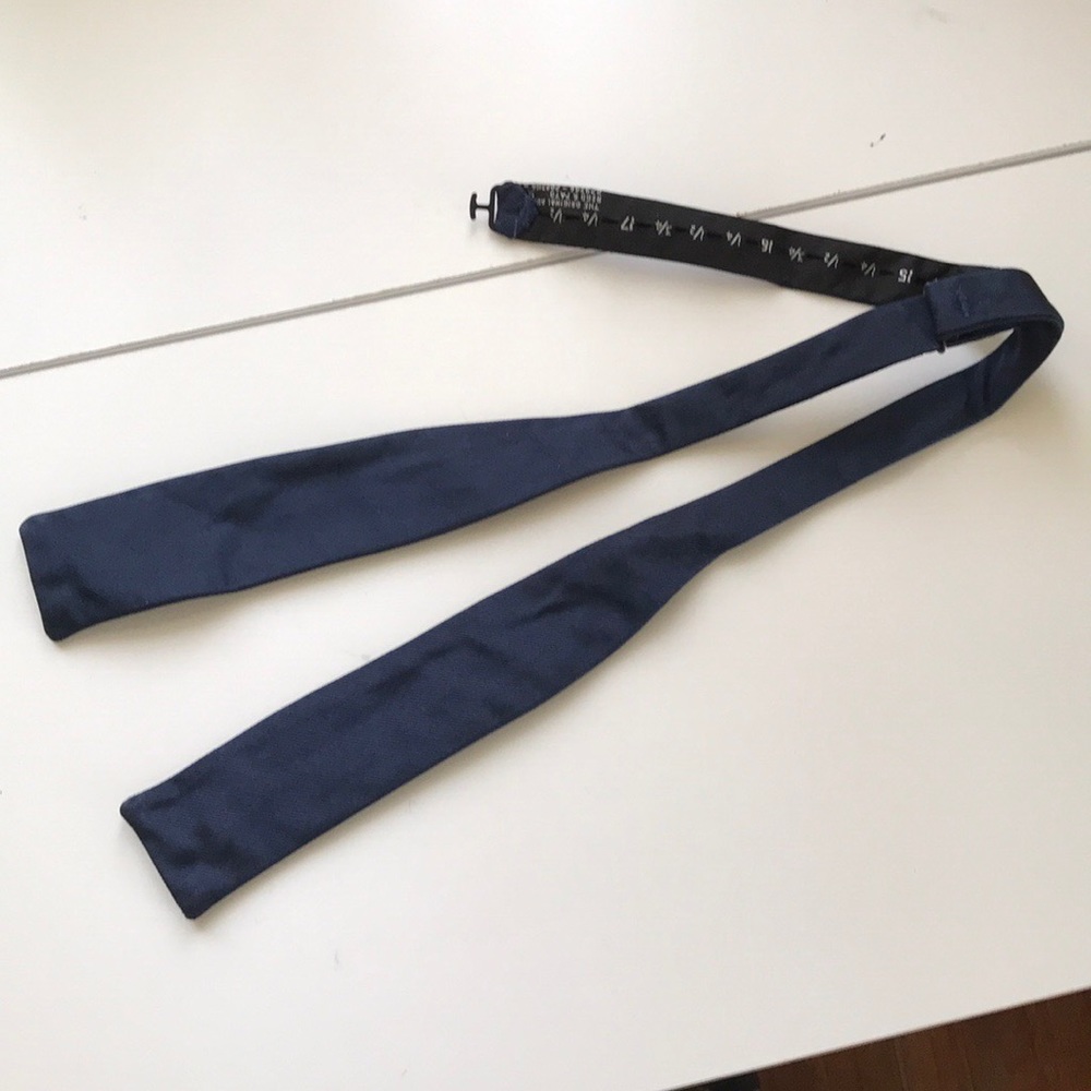 Men’s Band of Outsiders Adjustable Navy Bow Tie